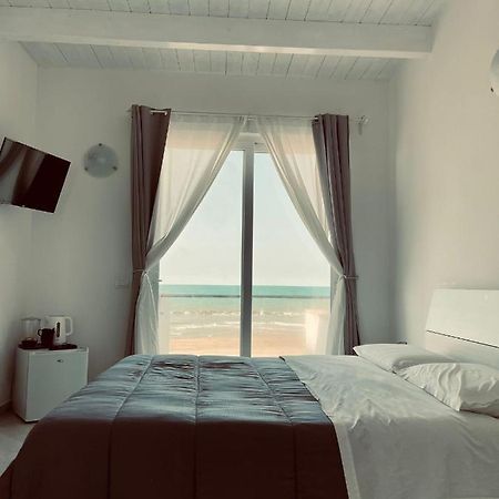 Carfagnini Rooms แตร์โมลิ ภายนอก รูปภาพ